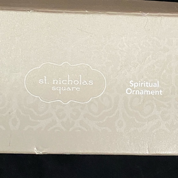 Christmas Ornament Angels Holding PEACE Scarf NIB - Picture 2 of 3